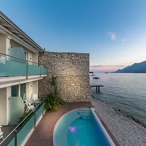 Vega Hotell