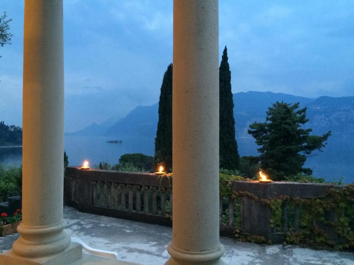 Villa Gelmi Front Lake 马尔切西内 意大利