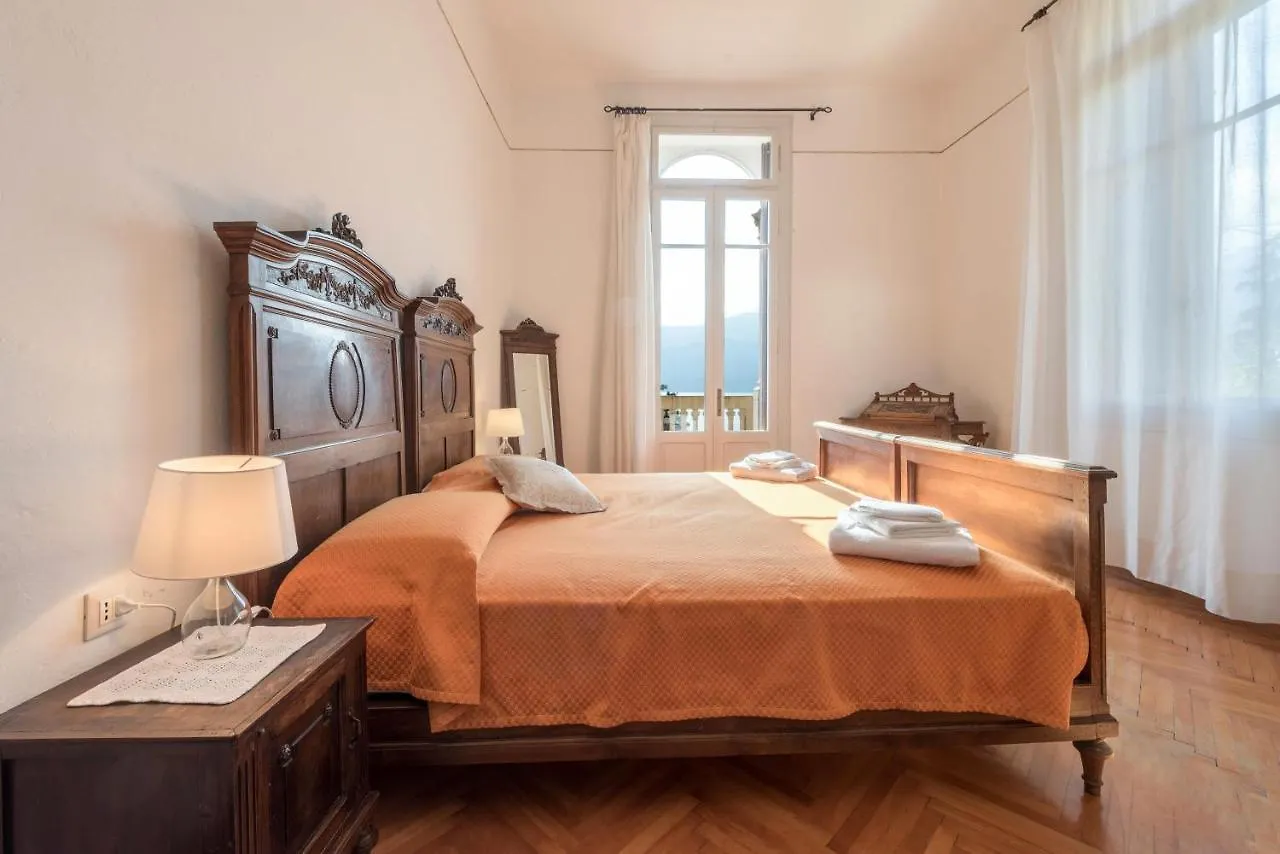 Villa Gelmi Front Lake 马尔切西内