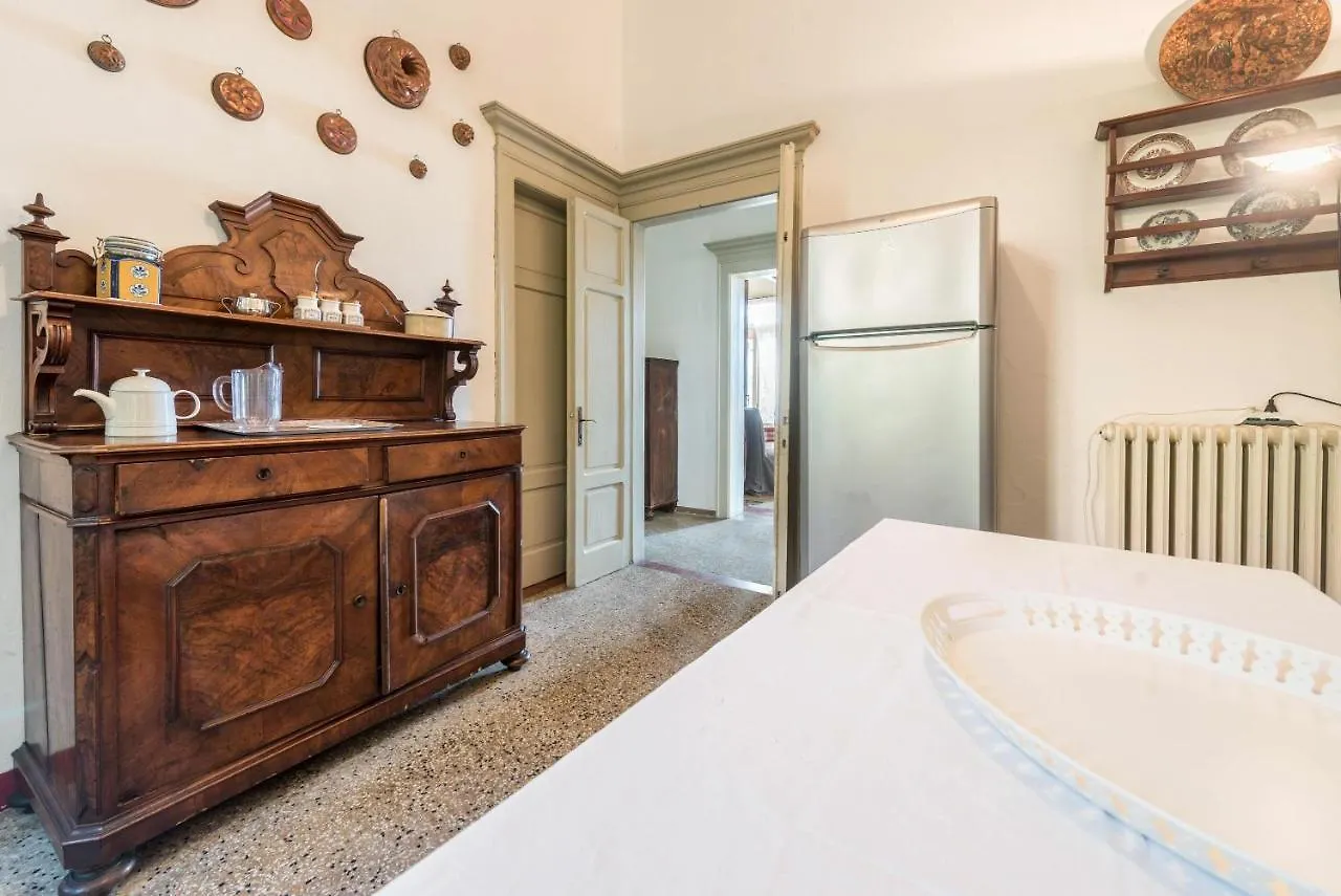 Villa Gelmi Front Lake 马尔切西内